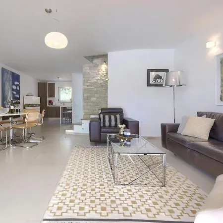 Bobos Place With Jacuzzi 46e 우마그