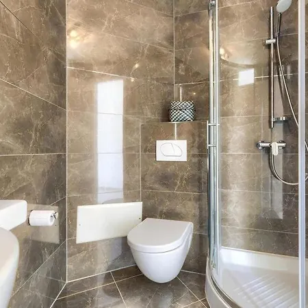 Bobos Place With Jacuzzi 46e