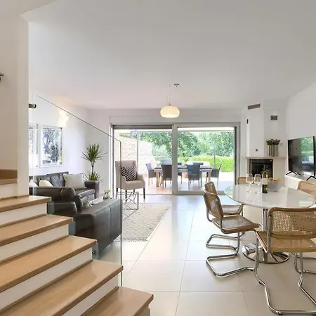 Bobos Place With Jacuzzi 46e 빌라 *