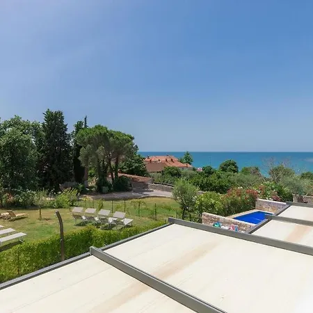 Bobos Place With Jacuzzi 46e *