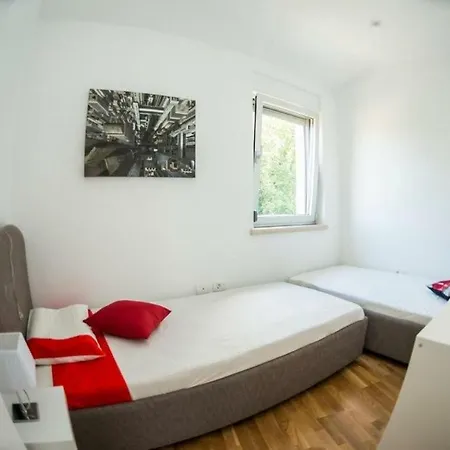Villa Bobos Place With Jacuzzi 46e Umag