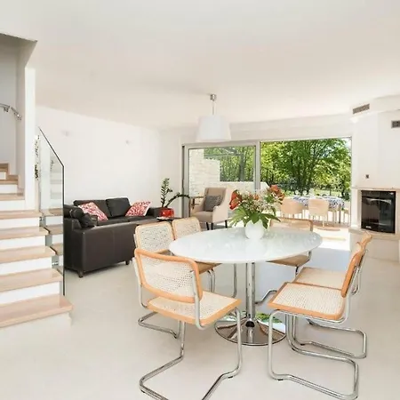 Bobos Place With Jacuzzi 46e * 우마그