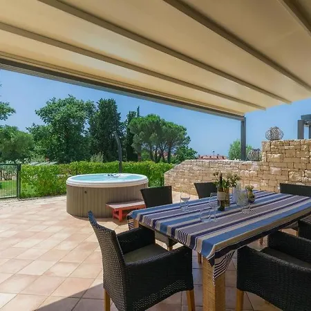 别墅 Bobos Place With Jacuzzi 46e *