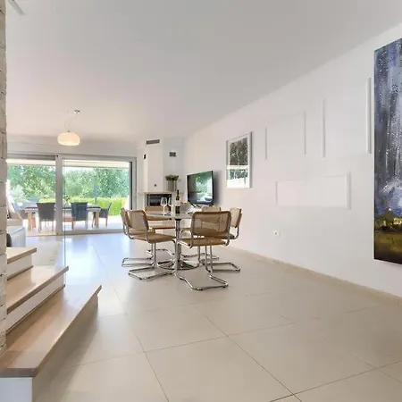 Bobos Place With Jacuzzi 46e 乌马格