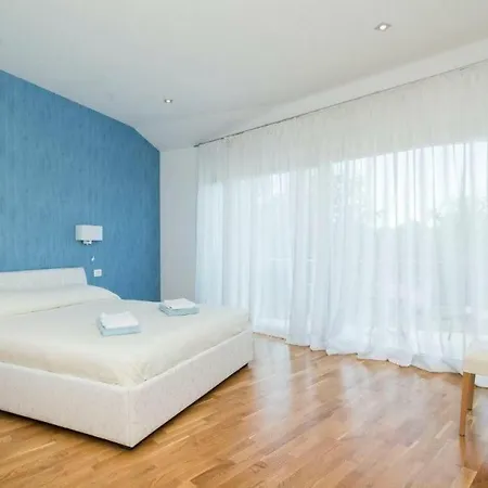 Bobos Place With Jacuzzi 46e 乌马格