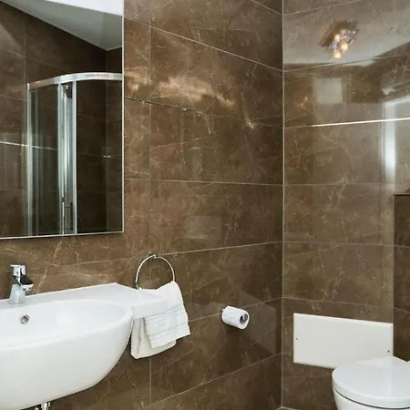 Bobos Place With Jacuzzi 46e 乌马格