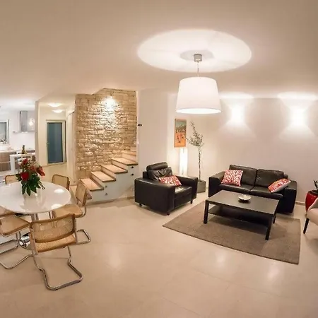 别墅 Bobos Place With Jacuzzi 46e *